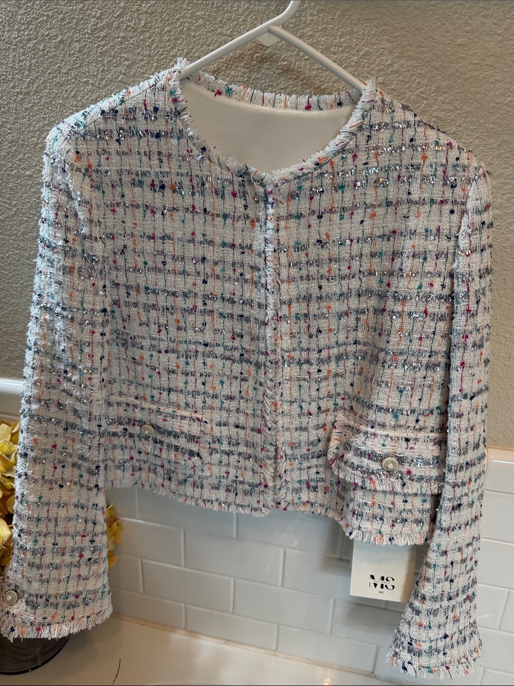 Max Mara Max Simple Tweed Blazer. NEW with tags . Medium. Cropped